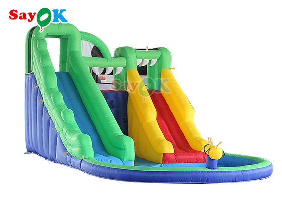 Deslizes infláveis infláveis para crianças Deslizes infláveis de água Piscina pátio traseiro Deslizes duplos Salto para fora